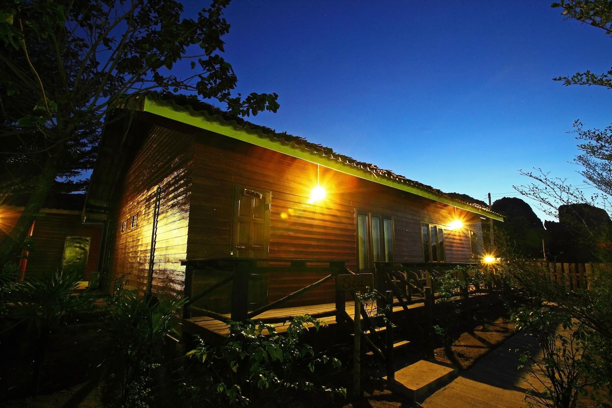Pp Red Tuna Hut Phi Phi Don Exterior photo