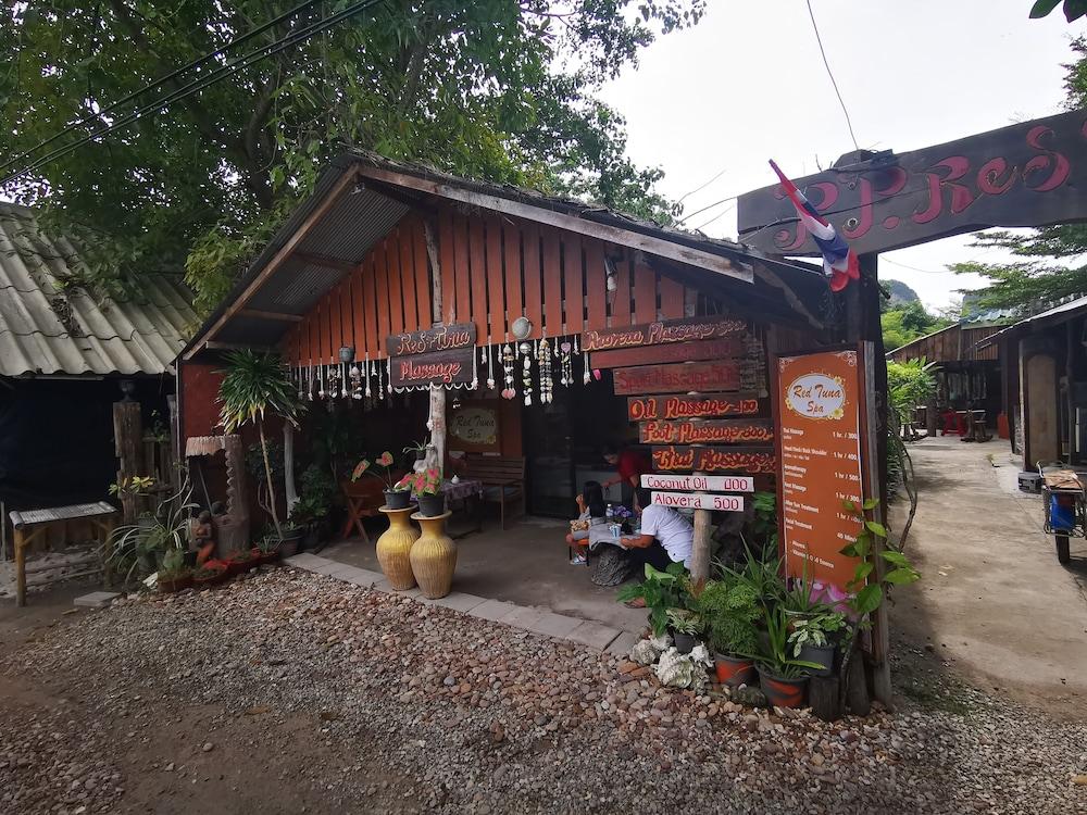 Pp Red Tuna Hut Phi Phi Don Exterior photo