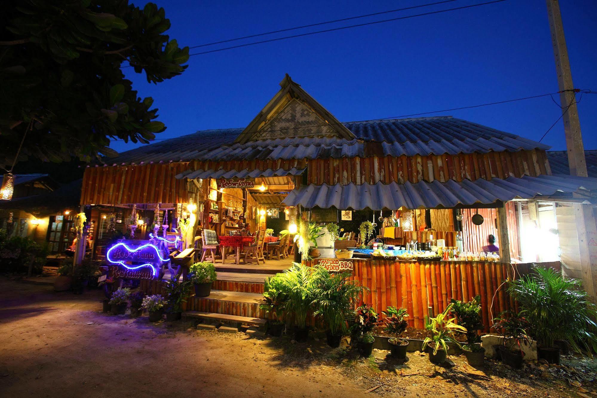 Pp Red Tuna Hut Phi Phi Don Exterior photo